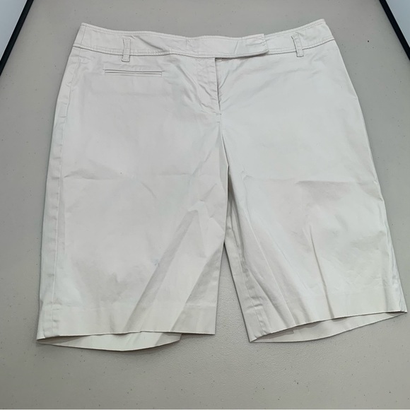 Ann Taylor Loft Shorts Flat Front Beige Size 10 - Picture 1 of 7